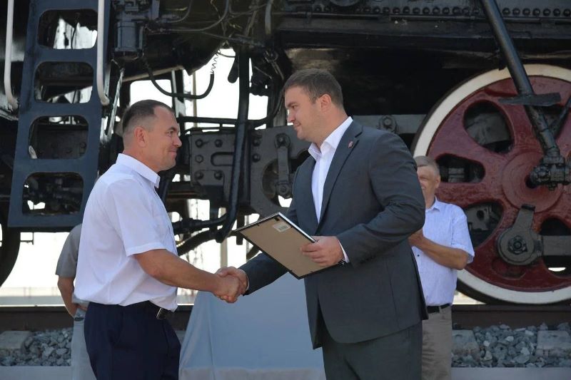 Омский губернатор Хоценко оценил комплексную реконструкцию железнодорожной станции Исилькуль Омский губернатор Хоценко оценил комплексную реконструкцию железнодорожной станции Исилькуль