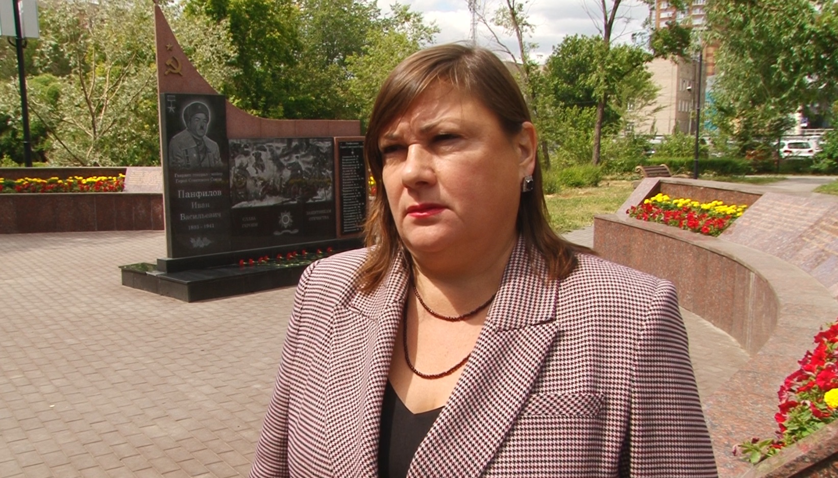 В сквере имени Панфилова продолжается реконструкция В сквере имени Панфилова продолжается реконструкция