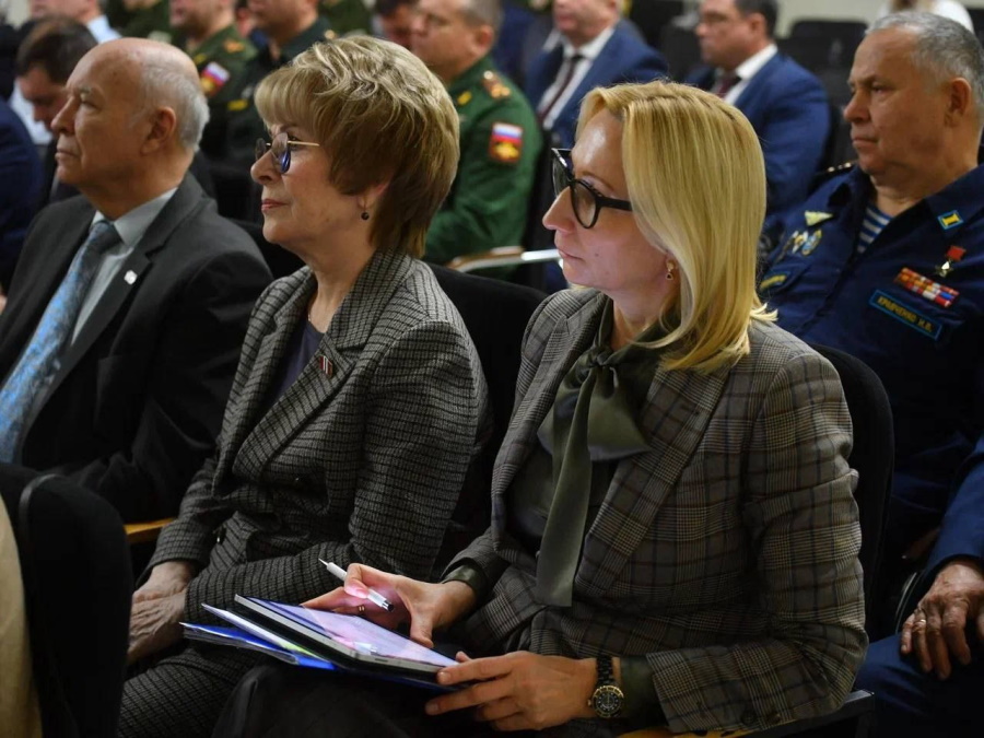Омский губернатор Хоценко провел заседание оргкомитета по подготовке празднования 80-летия Победы в Великой Отечественной войне Омский губернатор Хоценко провел заседание оргкомитета по подготовке празднования 80-летия Победы в Великой Отечественной войне