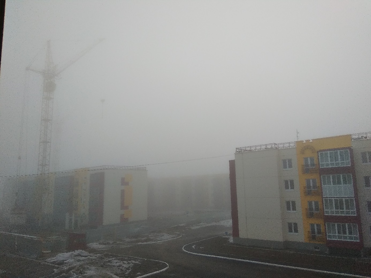 Омичи делятся фотографиями опустившегося на Омск густого тумана Омичи делятся фотографиями опустившегося на Омск густого тумана