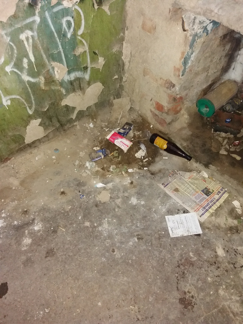 Омичи ужаснулись жуткому беспорядку в подъезде дома на 3-м Разъезде Омичи ужаснулись жуткому беспорядку в подъезде дома на 3-м Разъезде