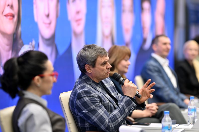 В Омске прошел «Съезд лидеров 2025»: налоги, стратегия, управление бизнесом и медиареальность В Омске прошел «Съезд лидеров 2025»: налоги, стратегия, управление бизнесом и медиареальность