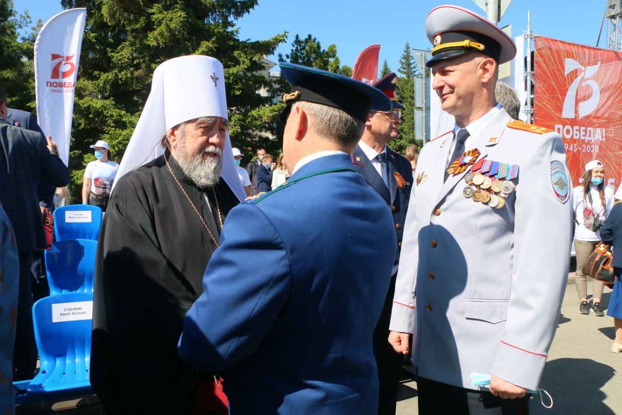 В Омске в особом формате прошел парад Победы - фото В Омске в особом формате прошел парад Победы - фото