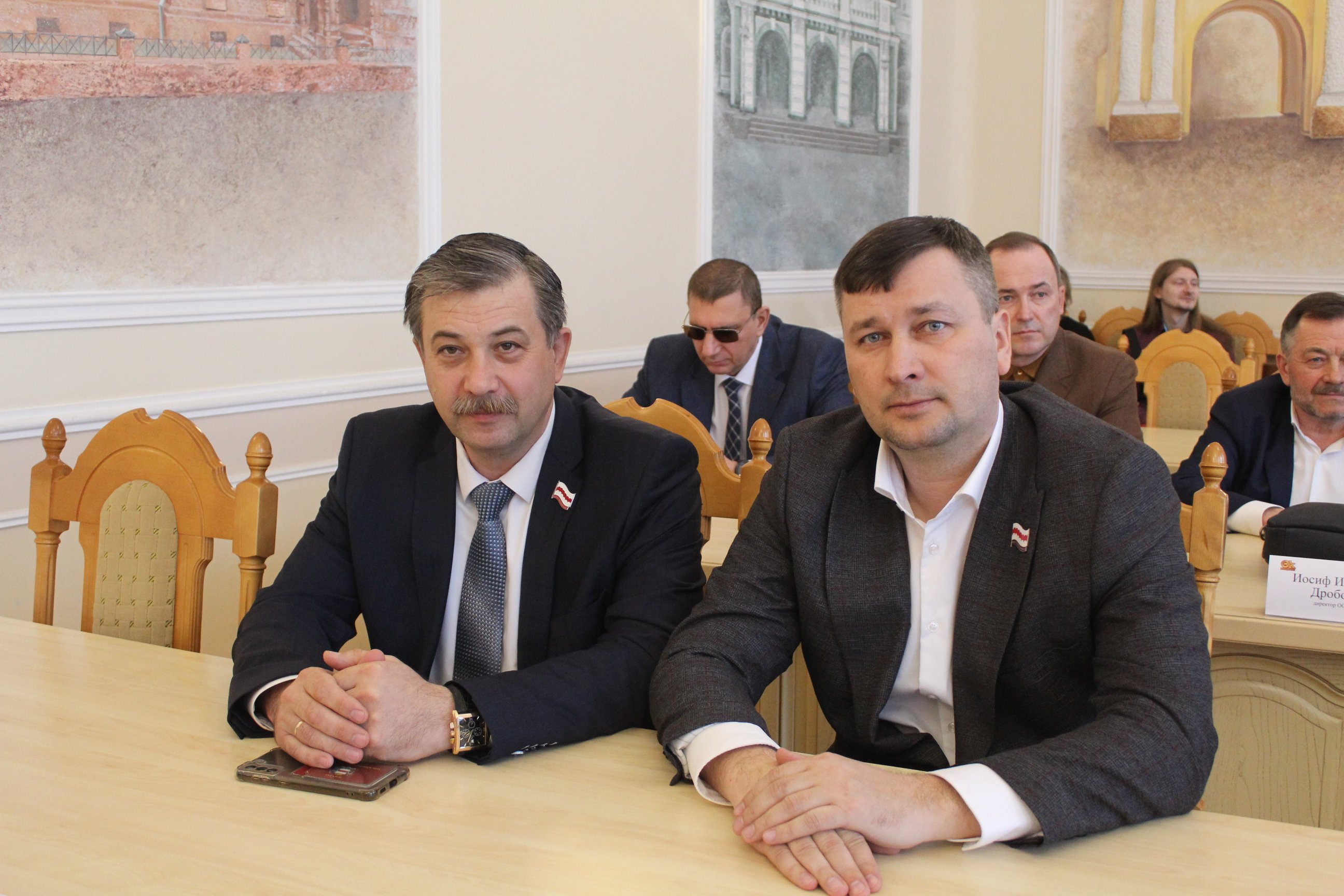 В Омском горсовете отметили заслуги меценатов В Омском горсовете отметили заслуги меценатов