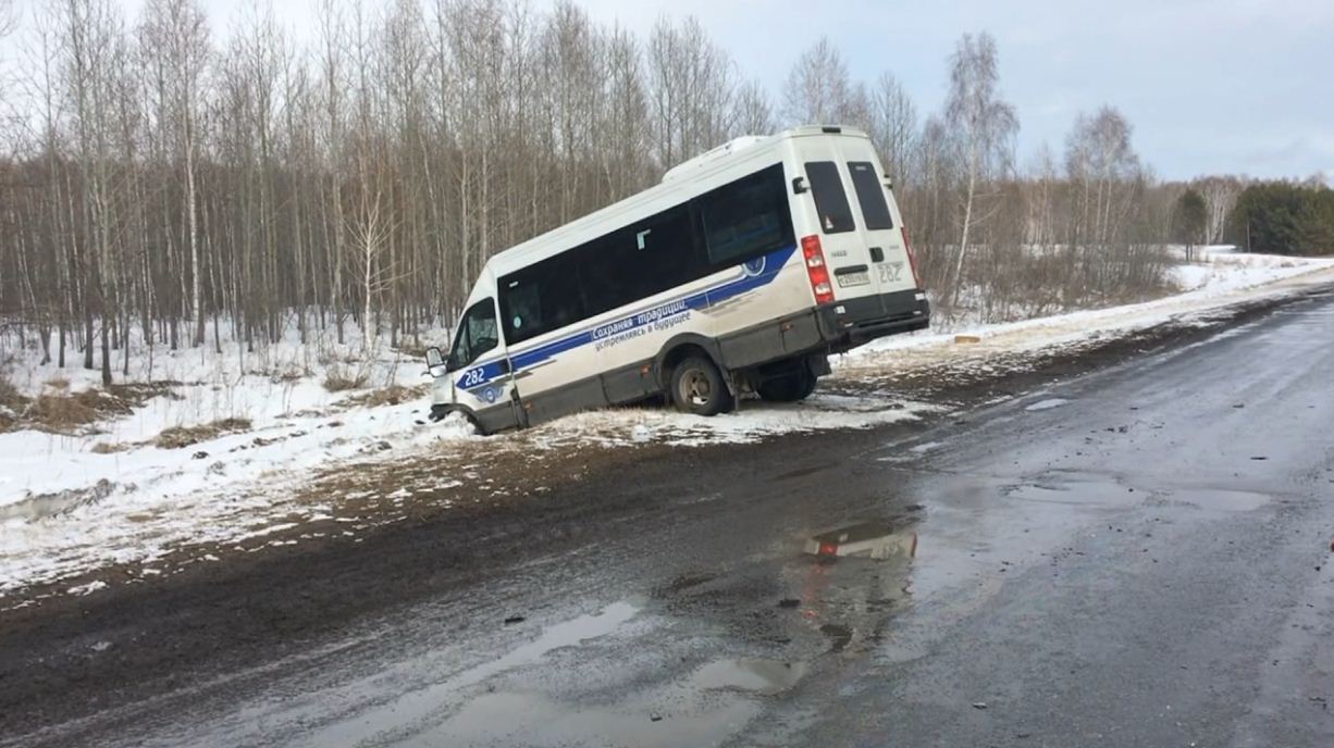 Появилось видео последствий ДТП в Омской области, где погибла 5-летняя девочка Появилось видео последствий ДТП в Омской области, где погибла 5-летняя девочка