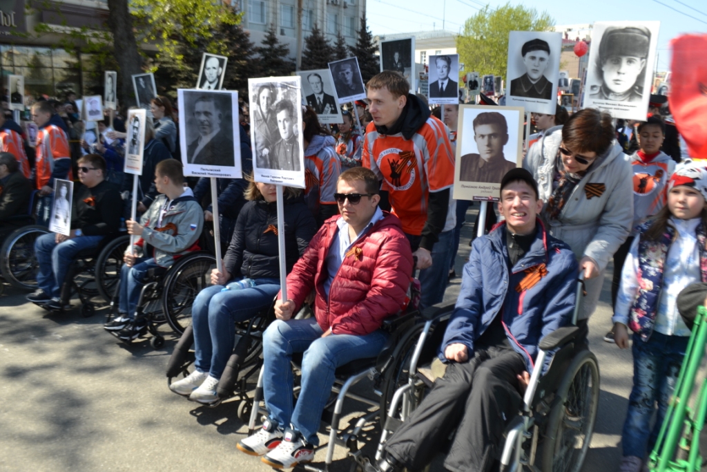 Омичи-инвалиды смогли принять участие в шествии «Бессмертного полка» Омичи-инвалиды смогли принять участие в шествии «Бессмертного полка»