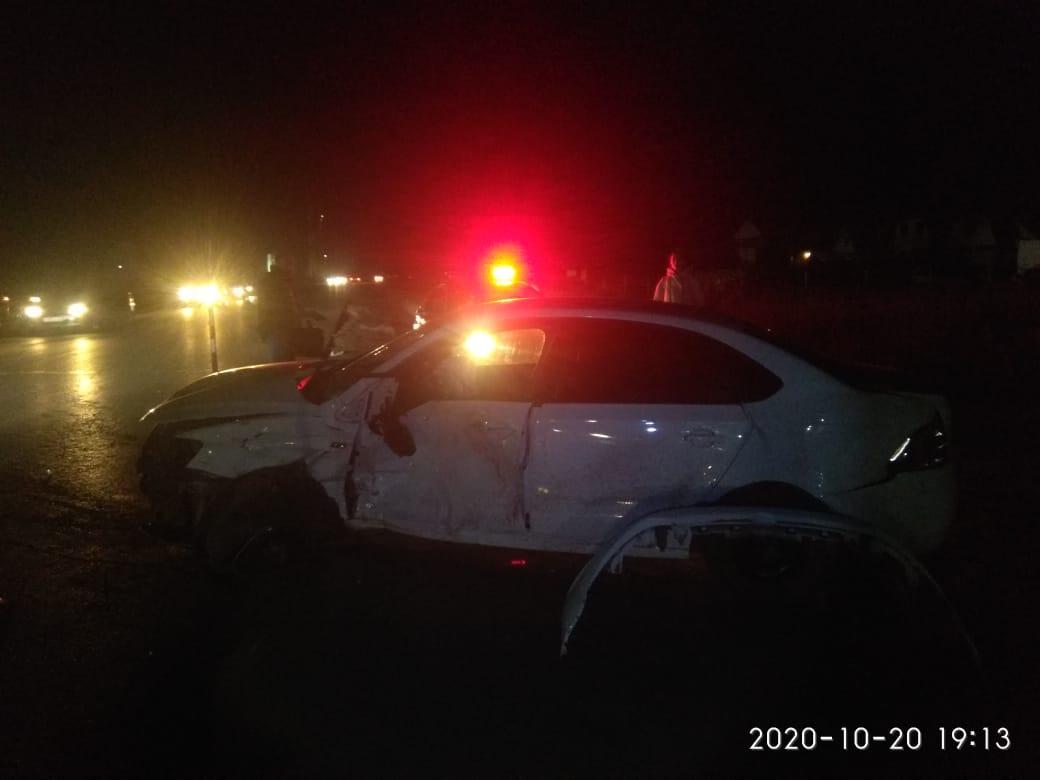 Одновременно в одном и том же месте Омска в двух авариях схлестнулись автобус и четыре легковушки Одновременно в одном и том же месте Омска в двух авариях схлестнулись автобус и четыре легковушки