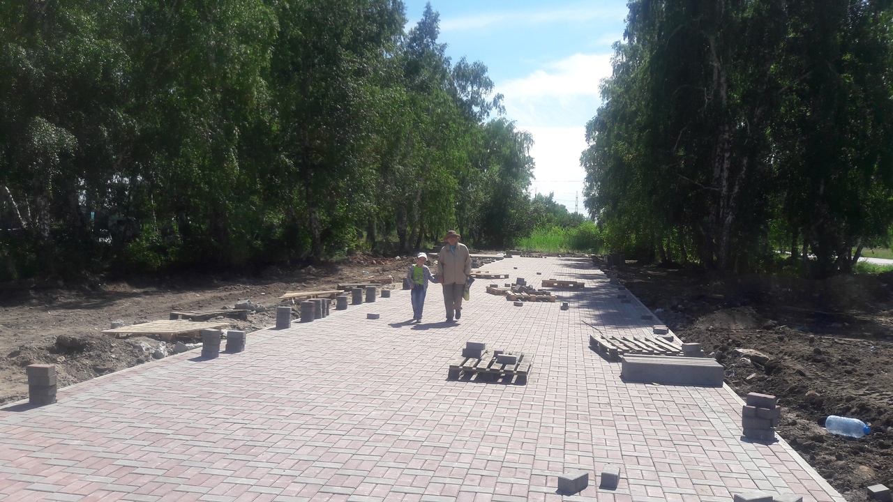 Омские депутаты проверили строительство семейного парка на «Московке»