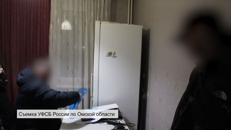 Появились кадры задержания омича, призывающего сдаваться в плен мобилизованных из РФ Появились кадры задержания омича, призывающего сдаваться в плен мобилизованных из РФ