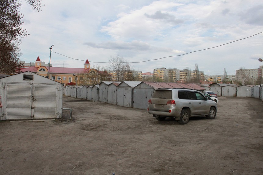 «Оплот» вступился за жильцов в борьбе со скандальной застройкой во дворе дома «Оплот» вступился за жильцов в борьбе со скандальной застройкой во дворе дома