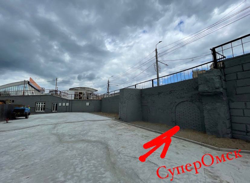 В Омске при строительстве скейт-парка на Бударина отрыли замурованный вход В Омске при строительстве скейт-парка на Бударина отрыли замурованный вход