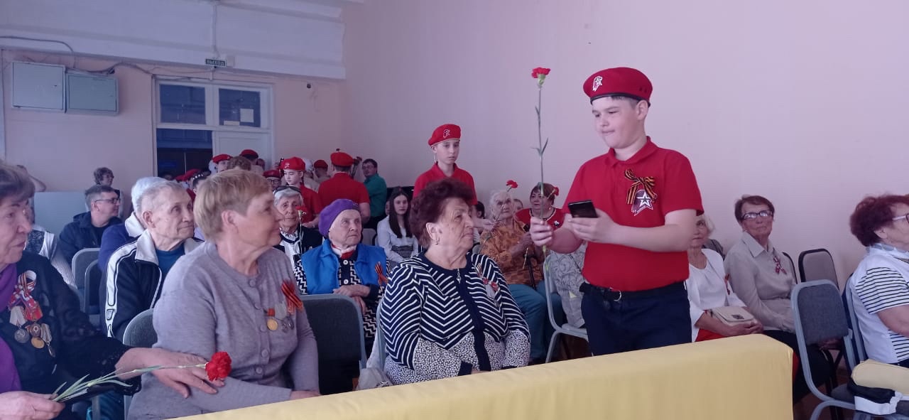 Юрий Козловский поздравил омичей с Днем Победы Юрий Козловский поздравил омичей с Днем Победы