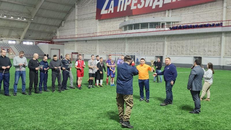 Команда «Омск сайдинг инвест» одержала победу в благотворительном турнире по мини-футболу Команда «Омск сайдинг инвест» одержала победу в благотворительном турнире по мини-футболу