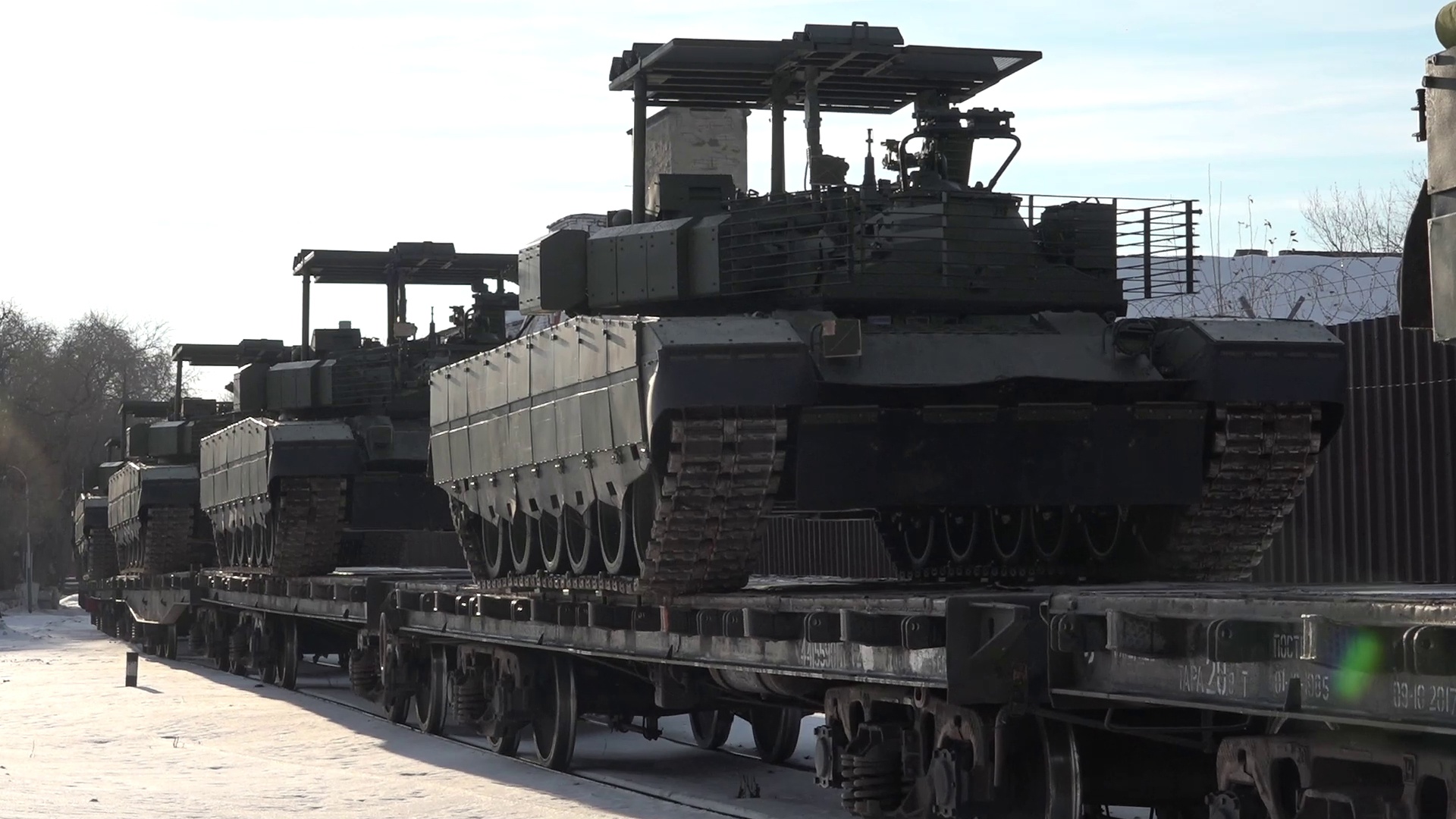 Бойцы в зоне СВО самостоятельно модифицировали омский танк Т-80