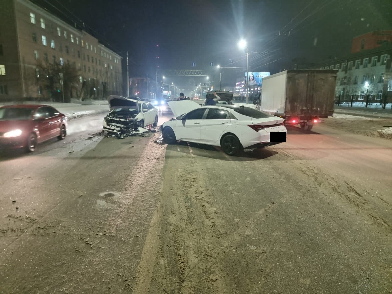 В Омске автомобили разбились в тройном ДТП на проспекте Мира с двумя пострадавшими В Омске автомобили разбились в тройном ДТП на проспекте Мира с двумя пострадавшими