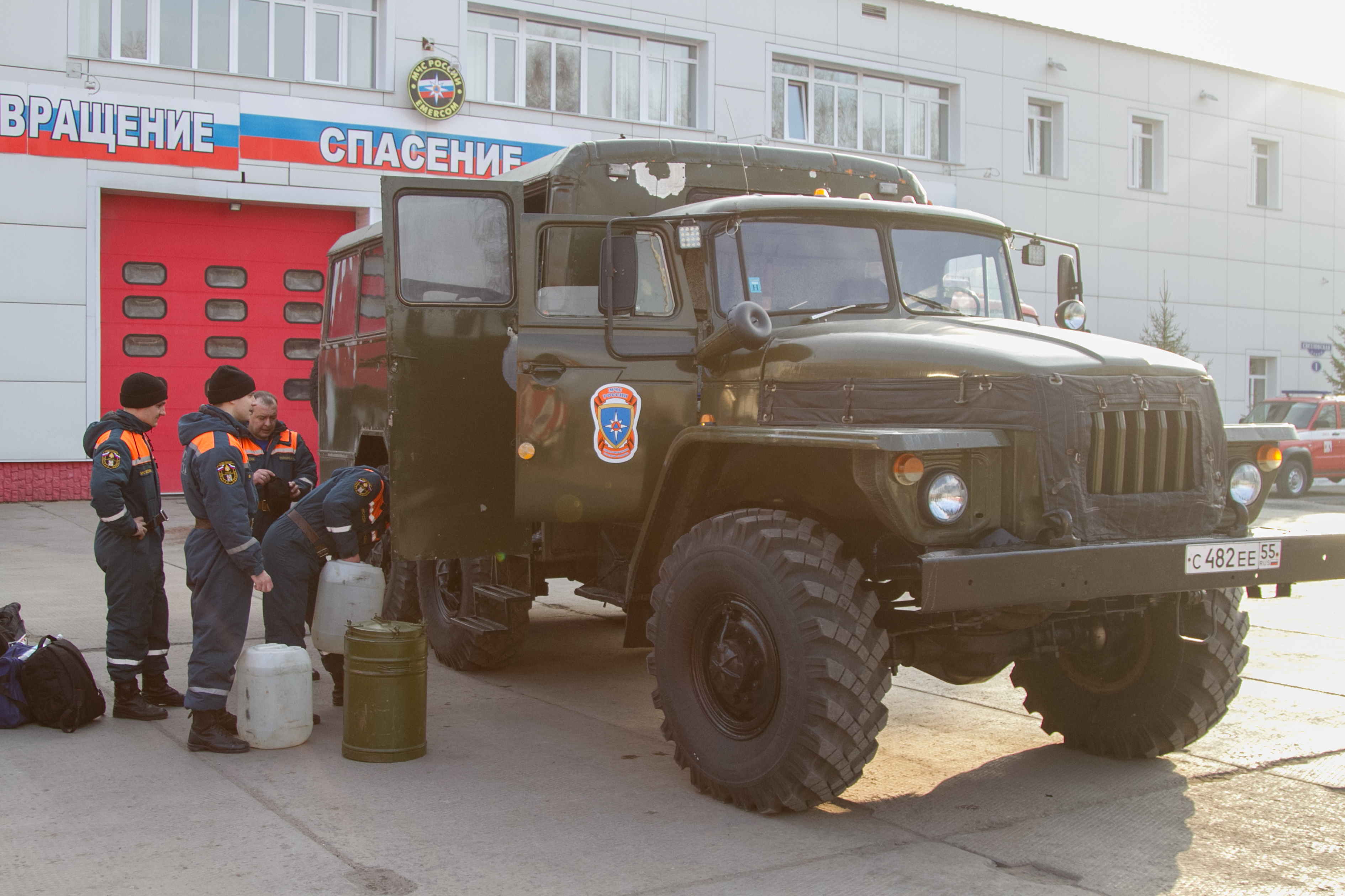 Спасатели отправились оберегать север Омской области от паводка Спасатели отправились оберегать север Омской области от паводка