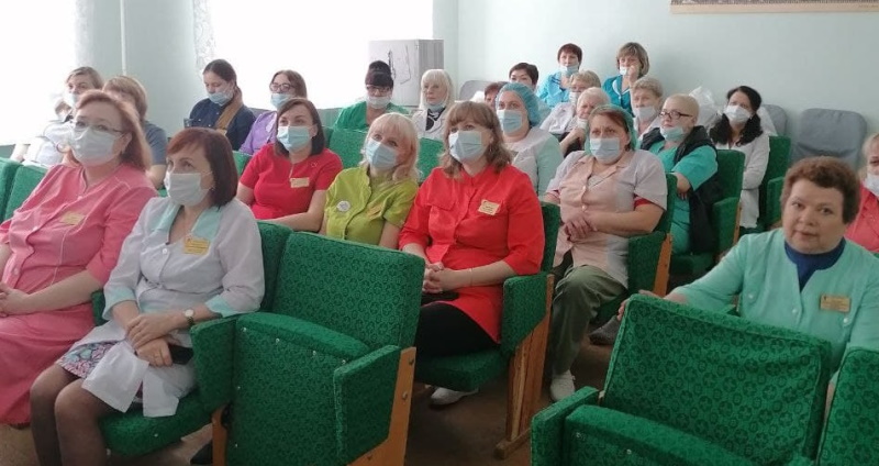 Инна Гомолко и воспитанники детсадов трогательно поздравили женщин-медиков с 8 Марта Инна Гомолко и воспитанники детсадов трогательно поздравили женщин-медиков с 8 Марта
