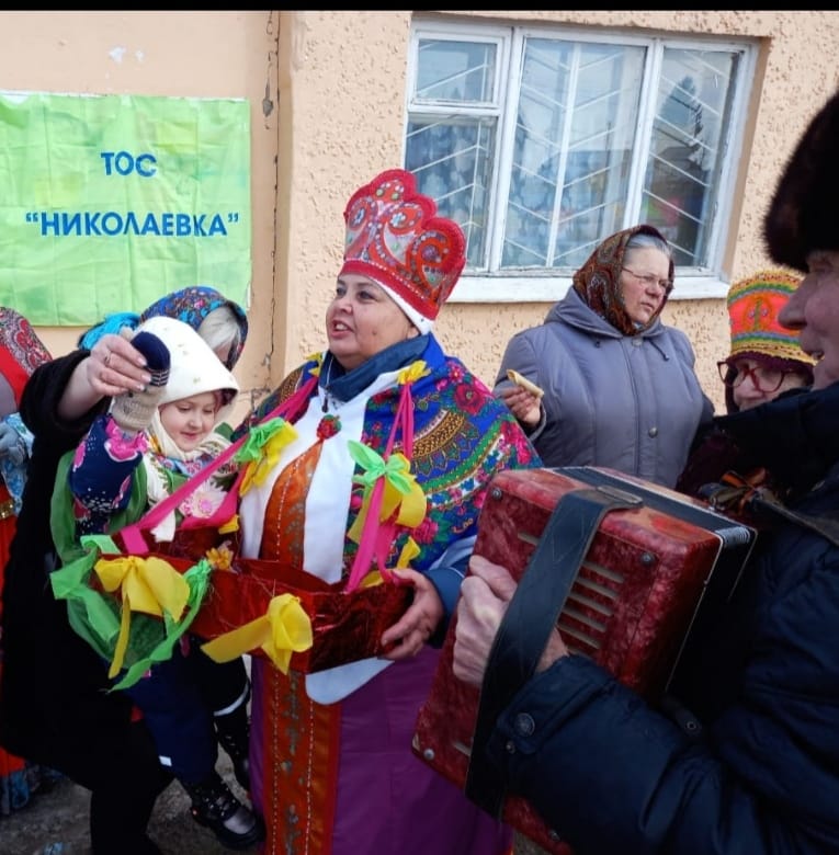 Депутат Инна Гомолко встретила Масленицу с жителями КТОСа «Николаевка» Депутат Инна Гомолко встретила Масленицу с жителями КТОСа «Николаевка»