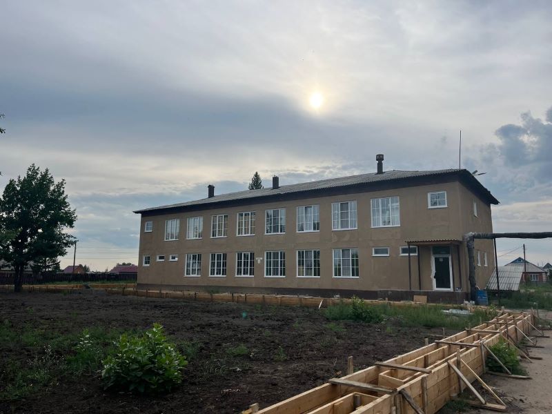 Геннадий Долматов проверил ход строительства пансионата для пожилых в Омском районе Геннадий Долматов проверил ход строительства пансионата для пожилых в Омском районе