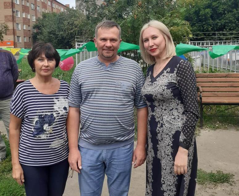 Омский депутат Инна Гомолко приняла участие в празднике КТОС «Мирный» Омский депутат Инна Гомолко приняла участие в празднике КТОС «Мирный»