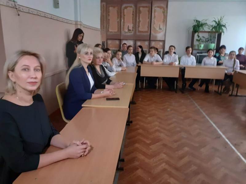Инна Гомолко провела урок мужества для учеников школы № 111