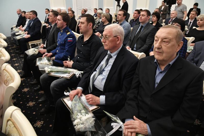 Омичам вручили награды за поддержу мобилизованных Омичам вручили награды за поддержу мобилизованных