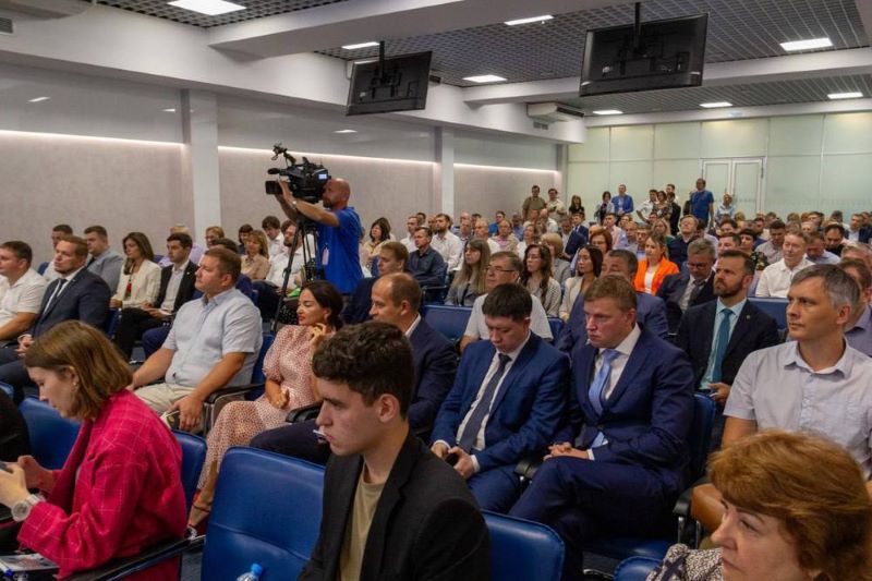Виталий Хоценко анонсировал создание 10 промышленных кластеров в Омской области до конца 2024 года Виталий Хоценко анонсировал создание 10 промышленных кластеров в Омской области до конца 2024 года