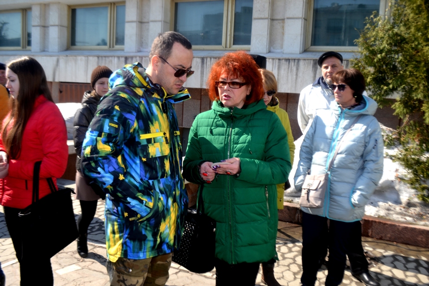 Более трех тысяч омичей вышли на митинг против терроризма Более трех тысяч омичей вышли на митинг против терроризма