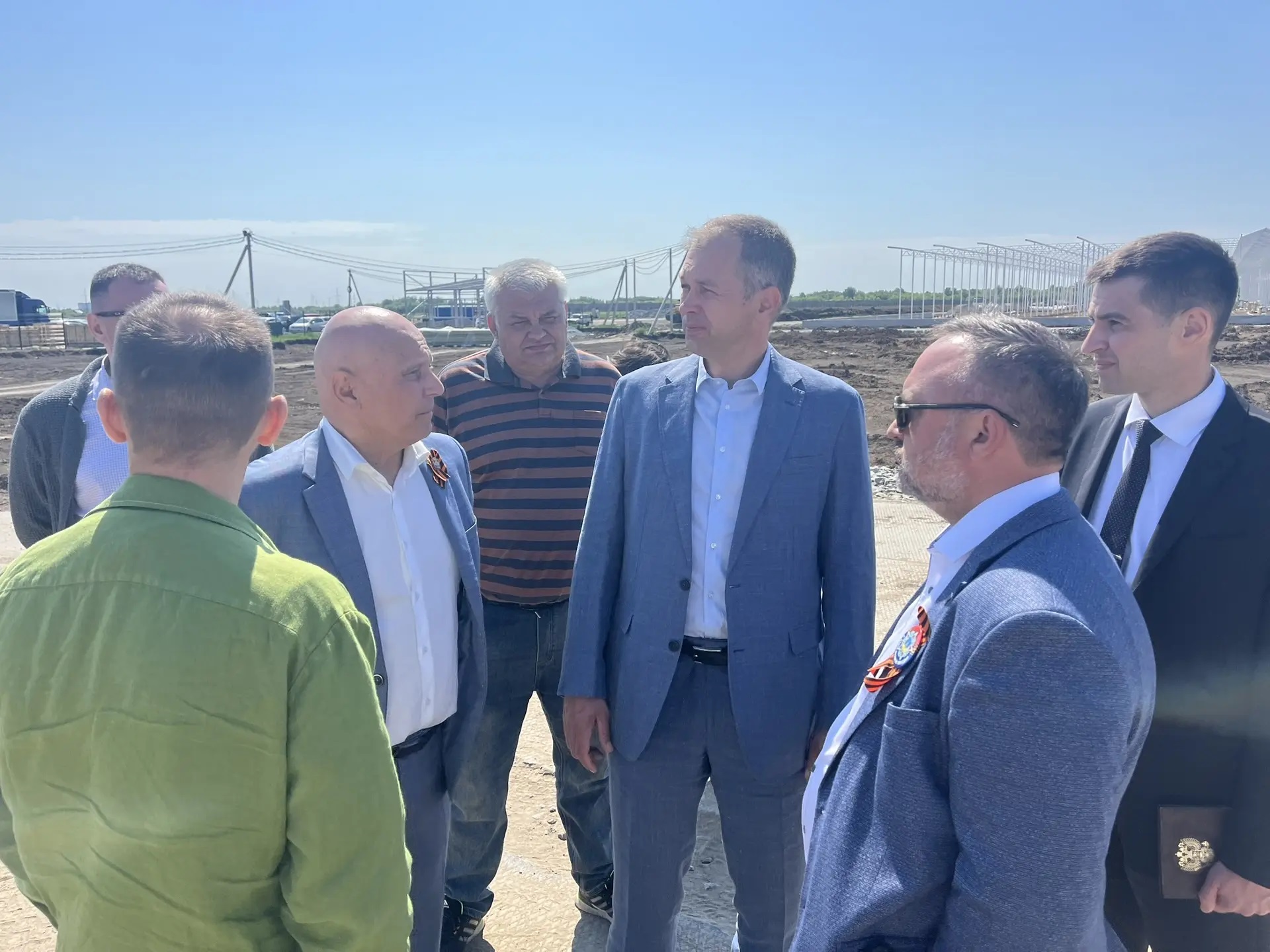 В Омской области показали стройку теплицы-гиганта: объект уже впечатляет размерами В Омской области показали стройку теплицы-гиганта: объект уже впечатляет размерами