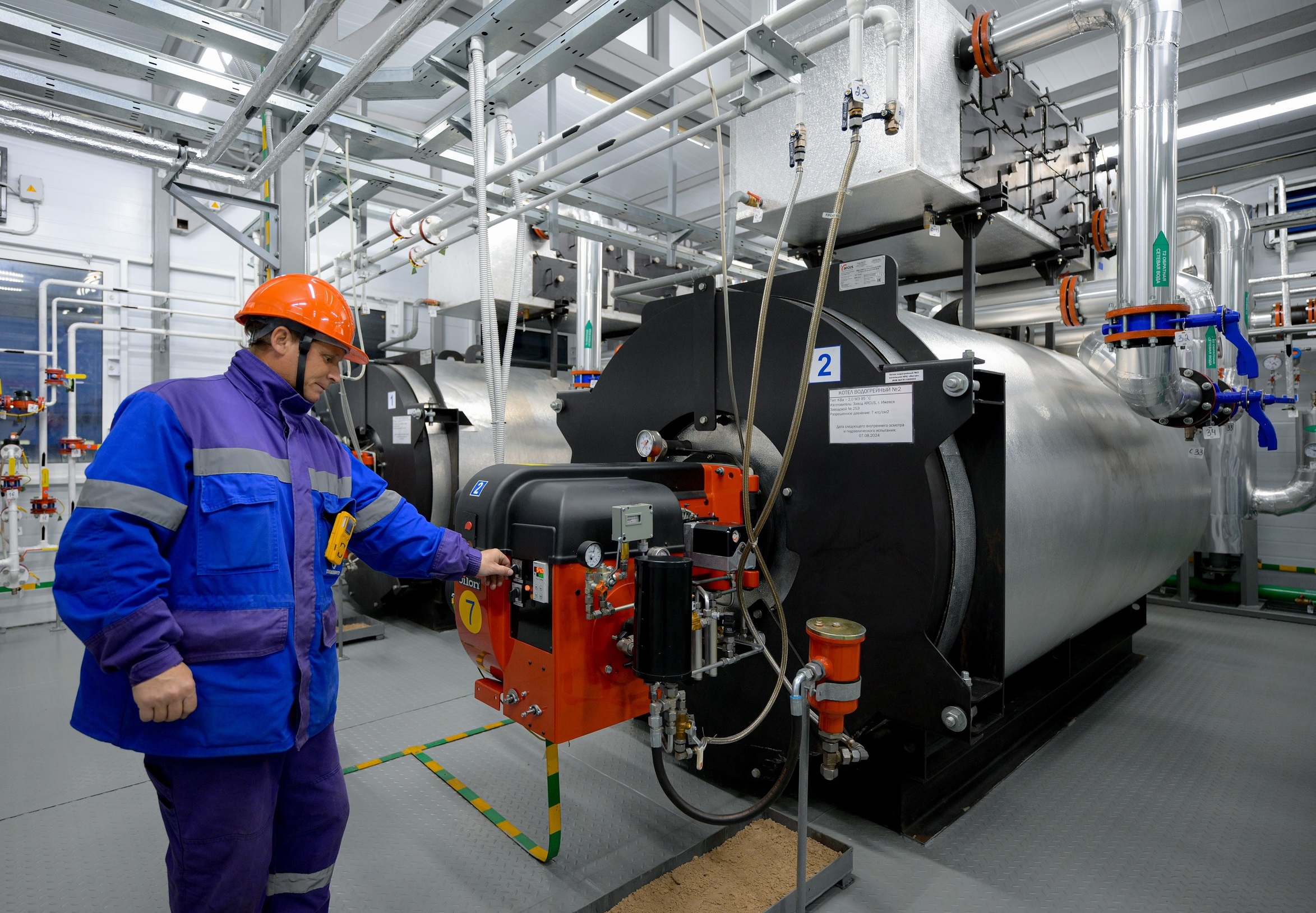 Западносибирские нефтетранспортники устанавливают энергосберегающее оборудование Западносибирские нефтетранспортники устанавливают энергосберегающее оборудование