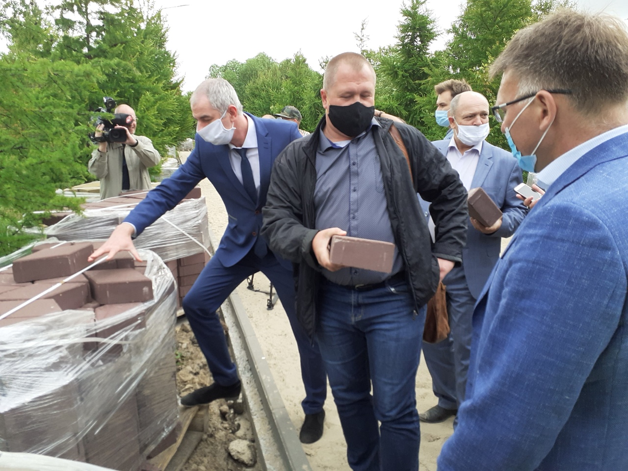 Подрядчик назвал причины пробуксовки с благоустройством Советского парка и сквера Молодоженов в Омске Подрядчик назвал причины пробуксовки с благоустройством Советского парка и сквера Молодоженов в Омске