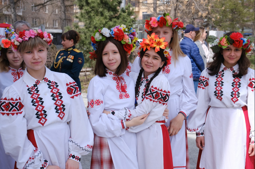 Митинг-концерт «Zа мир – без нацизма!» проходит в Новосибирской области Митинг-концерт «Zа мир – без нацизма!» проходит в Новосибирской области