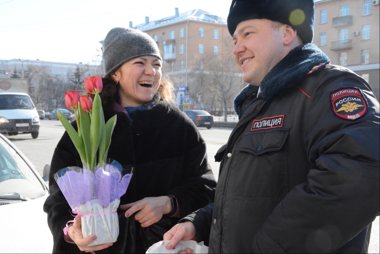 «Новое радио» и Госавтоинспекция поздравили автолюбительниц с 8 Марта