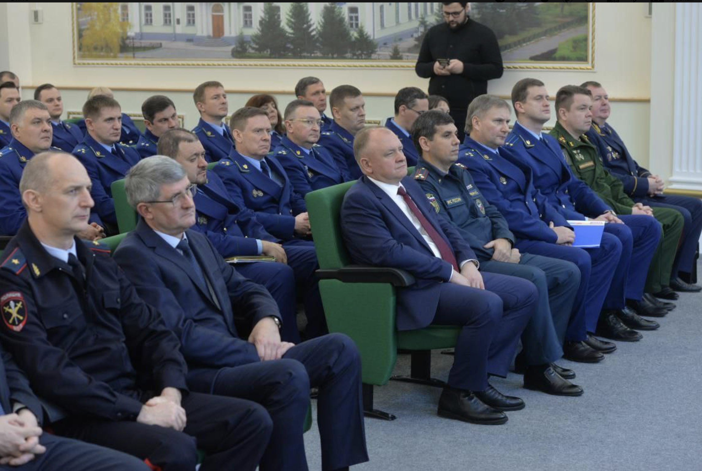 Губернатору Буркову и силовому блоку представили нового прокурора Омской области