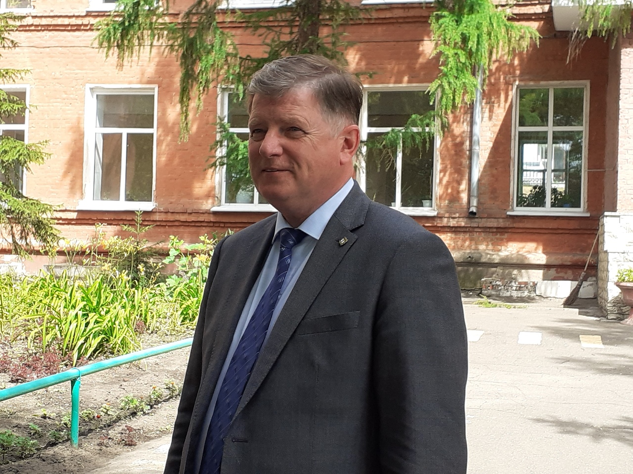 Спикер омского горсовета Корбут проголосовал за поправки к Конституции Спикер омского горсовета Корбут проголосовал за поправки к Конституции
