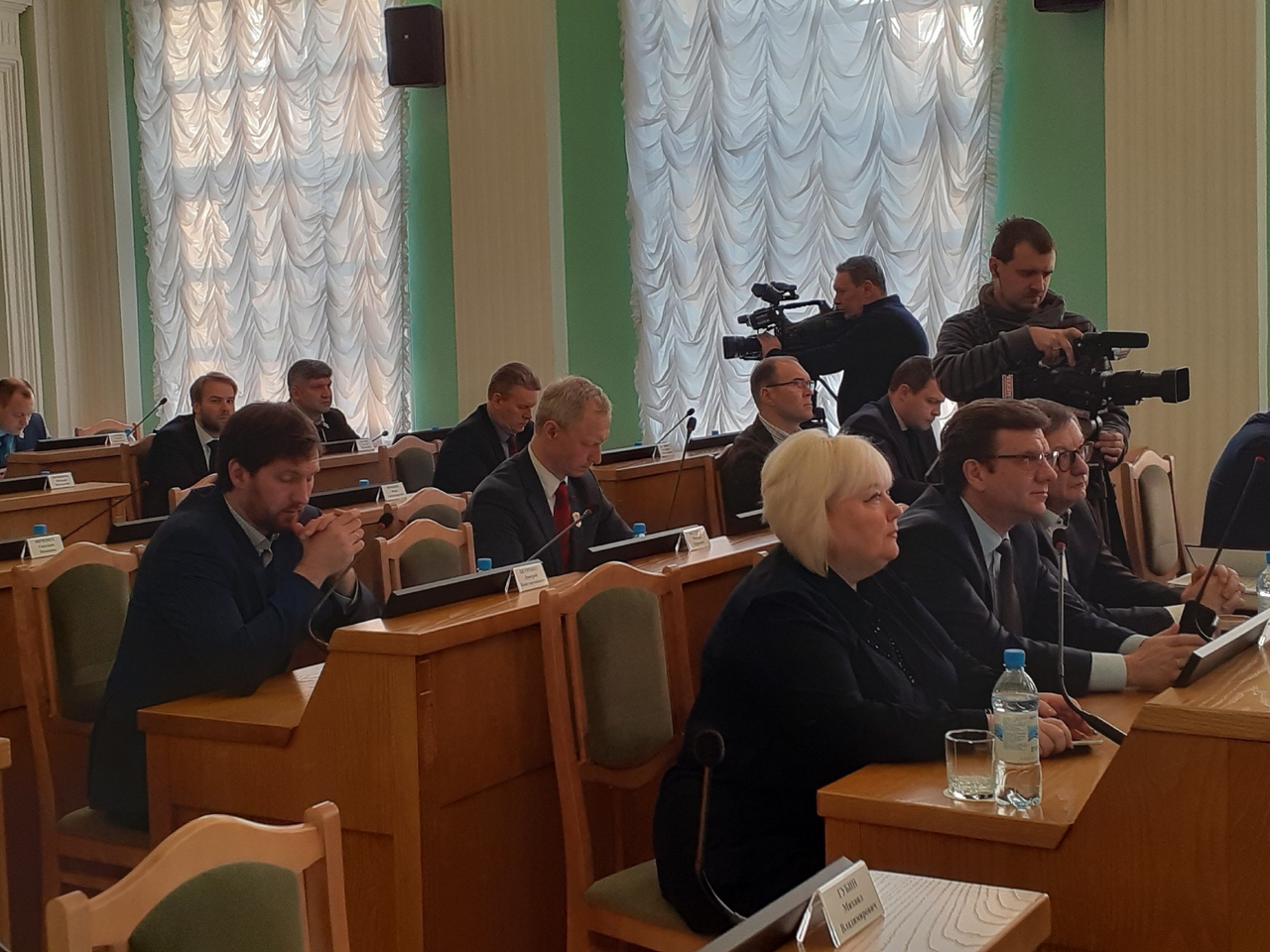 В горсовете Омска предложили не натягивать баннеры на окнах жилых домов В горсовете Омска предложили не натягивать баннеры на окнах жилых домов