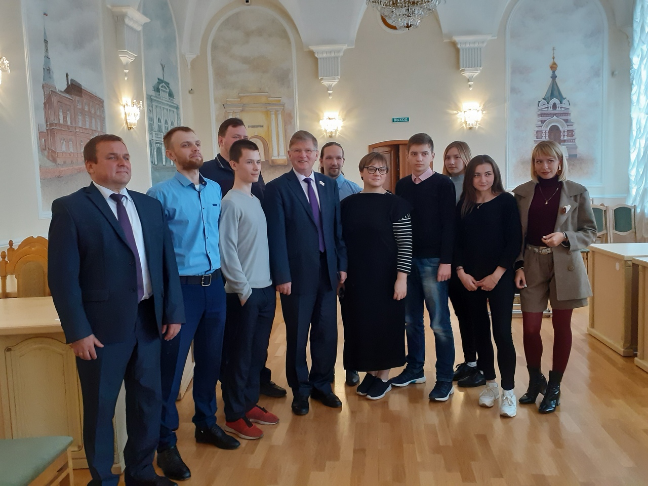 Омские блогеры за завтраком в горсовете обсудили экологию, бизнес и имидж города Омские блогеры за завтраком в горсовете обсудили экологию, бизнес и имидж города