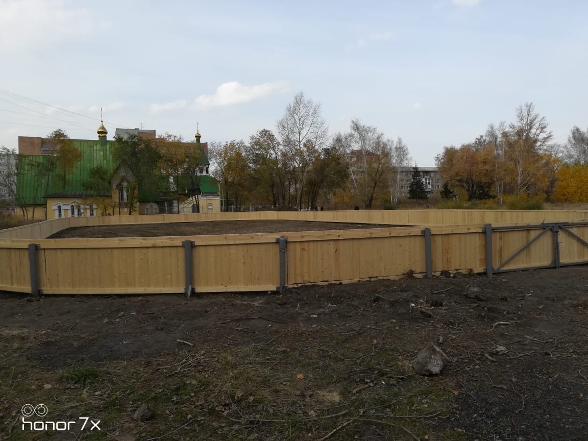 В Октябрьском округе установили уличные тренажеры и хоккейную коробку В Октябрьском округе установили уличные тренажеры и хоккейную коробку