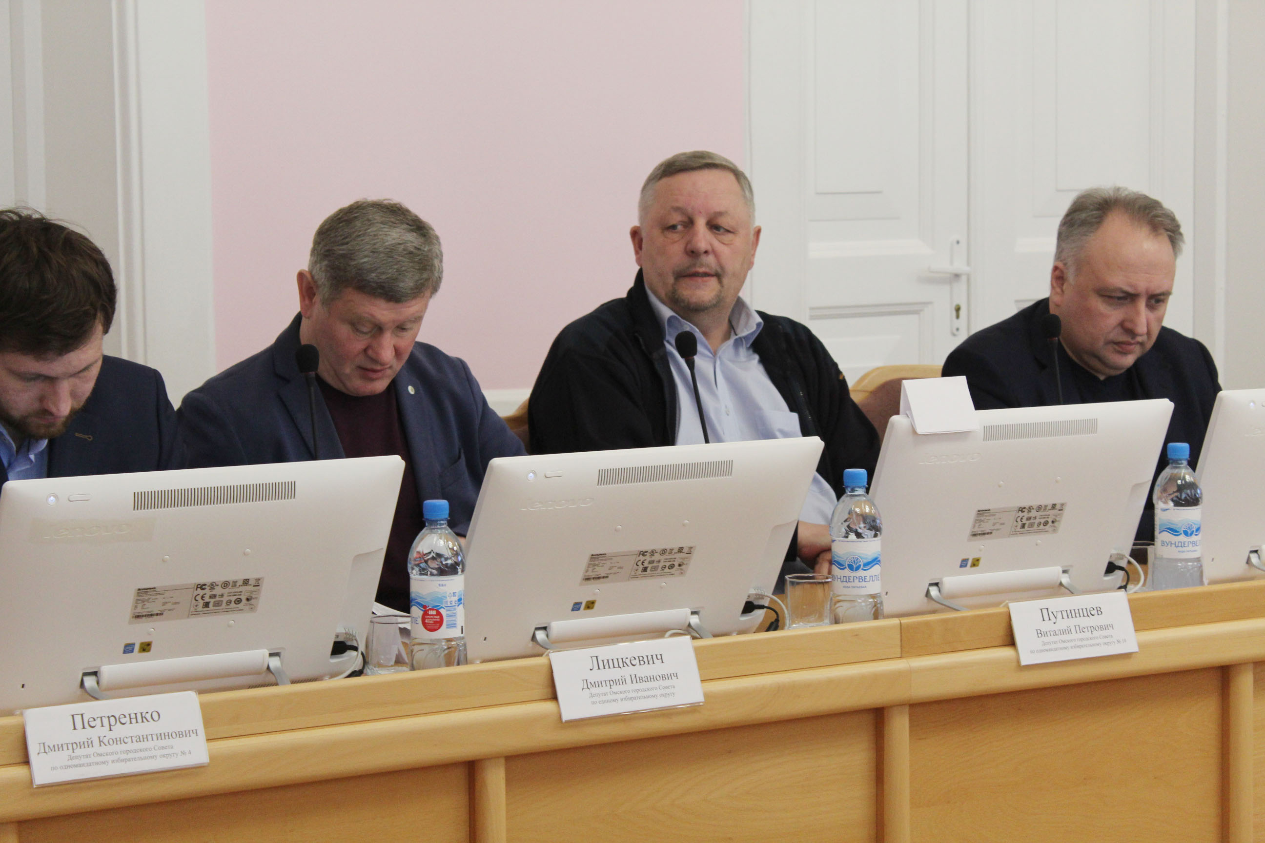 В горсовете Омска решили укрепить дисциплину В горсовете Омска решили укрепить дисциплину