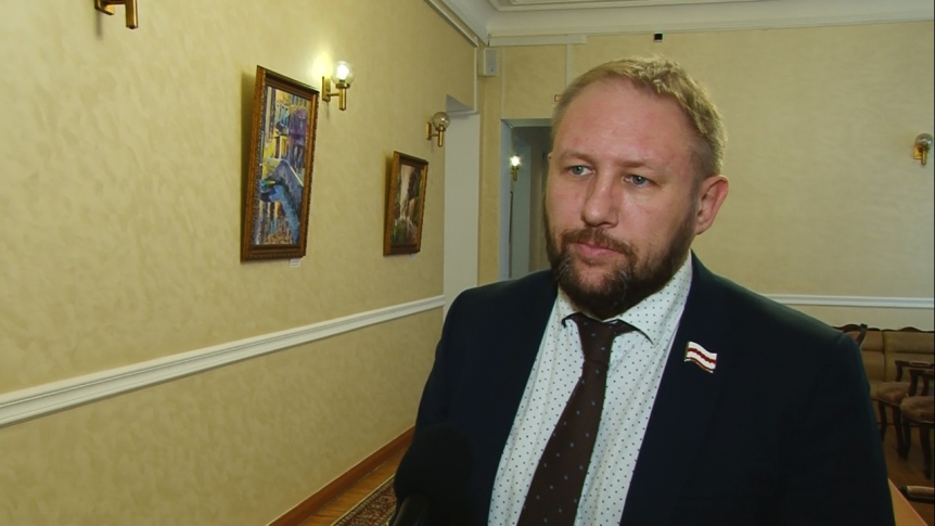 Омичи попросили власти ускорить строительство школы на Московке