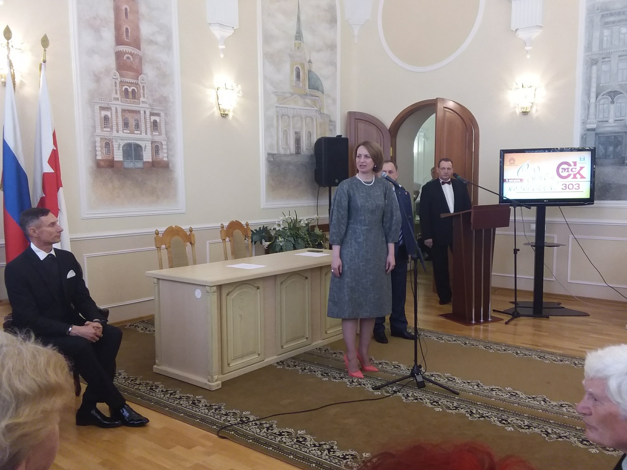 Экс-директор Омского музтеатра Ротберг растрогал до слез первых лиц города