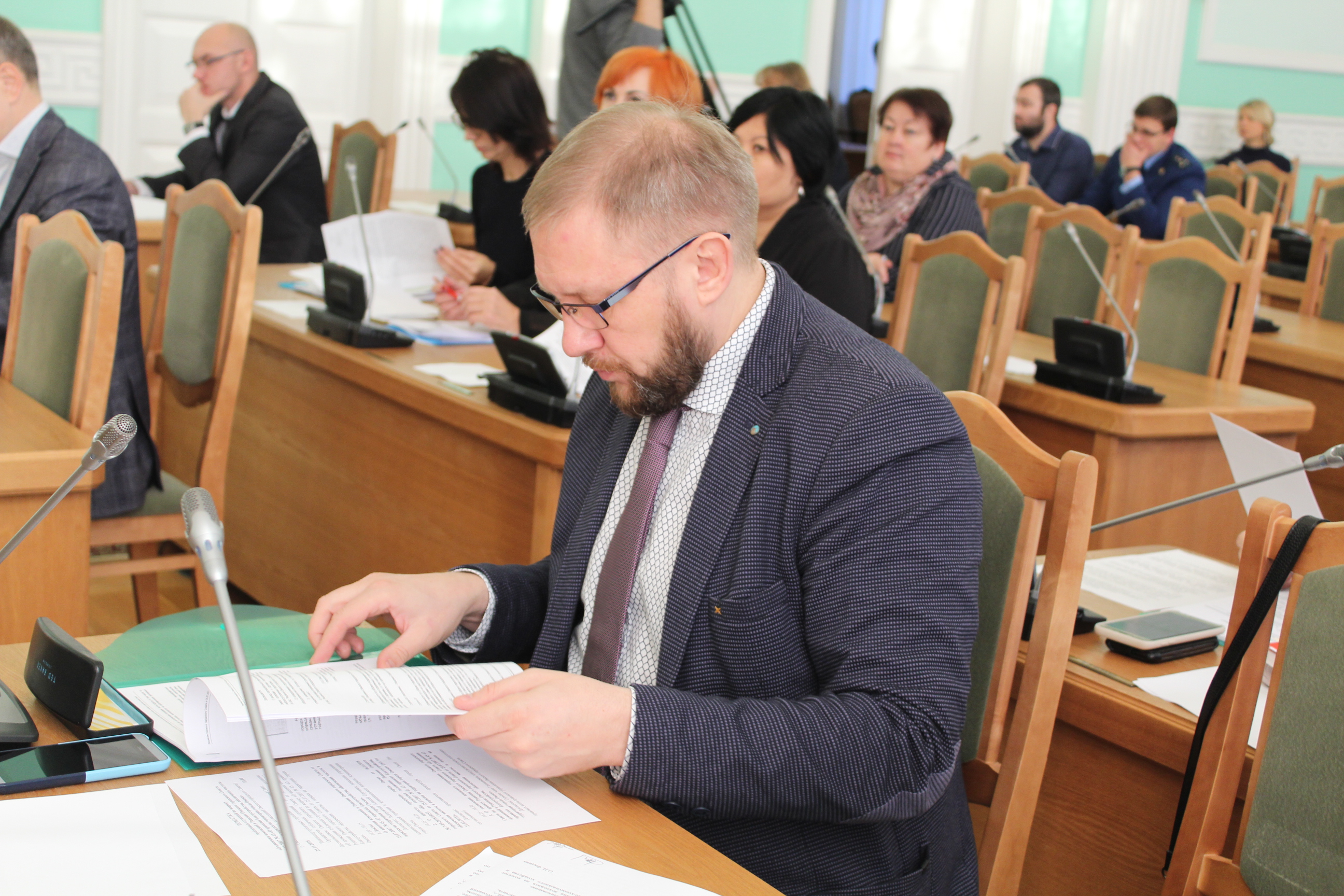 Омские депутаты задумались над контролем за федеральными землями и фасадами зданий в центре города