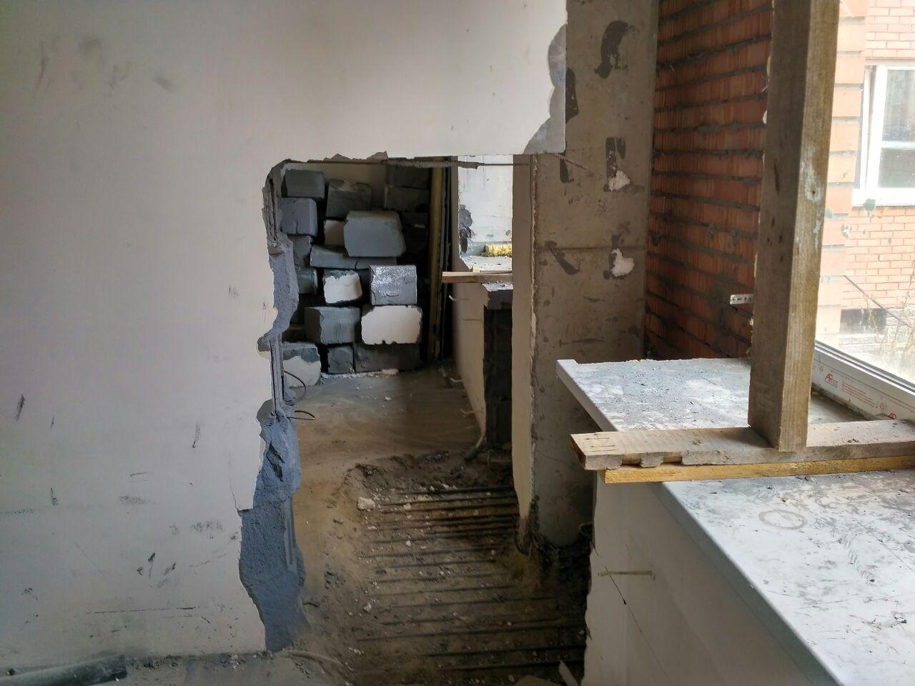 Многострадальный дом на Мишина, 8 пообещали достроить к новому году Многострадальный дом на Мишина, 8 пообещали достроить к новому году
