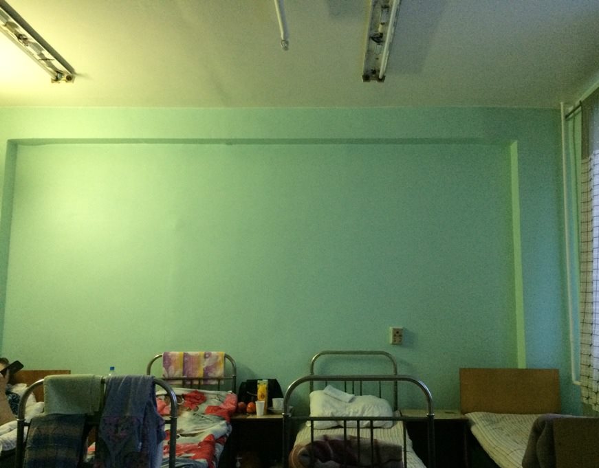 Труп в коридоре и душ, заросший волосами: пациенты рассказали об ужасах омской больницы Труп в коридоре и душ, заросший волосами: пациенты рассказали об ужасах омской больницы