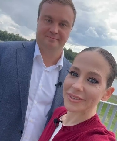 Барановская приехала на съемки с Хоценко в Омске Барановская приехала на съемки с Хоценко в Омске