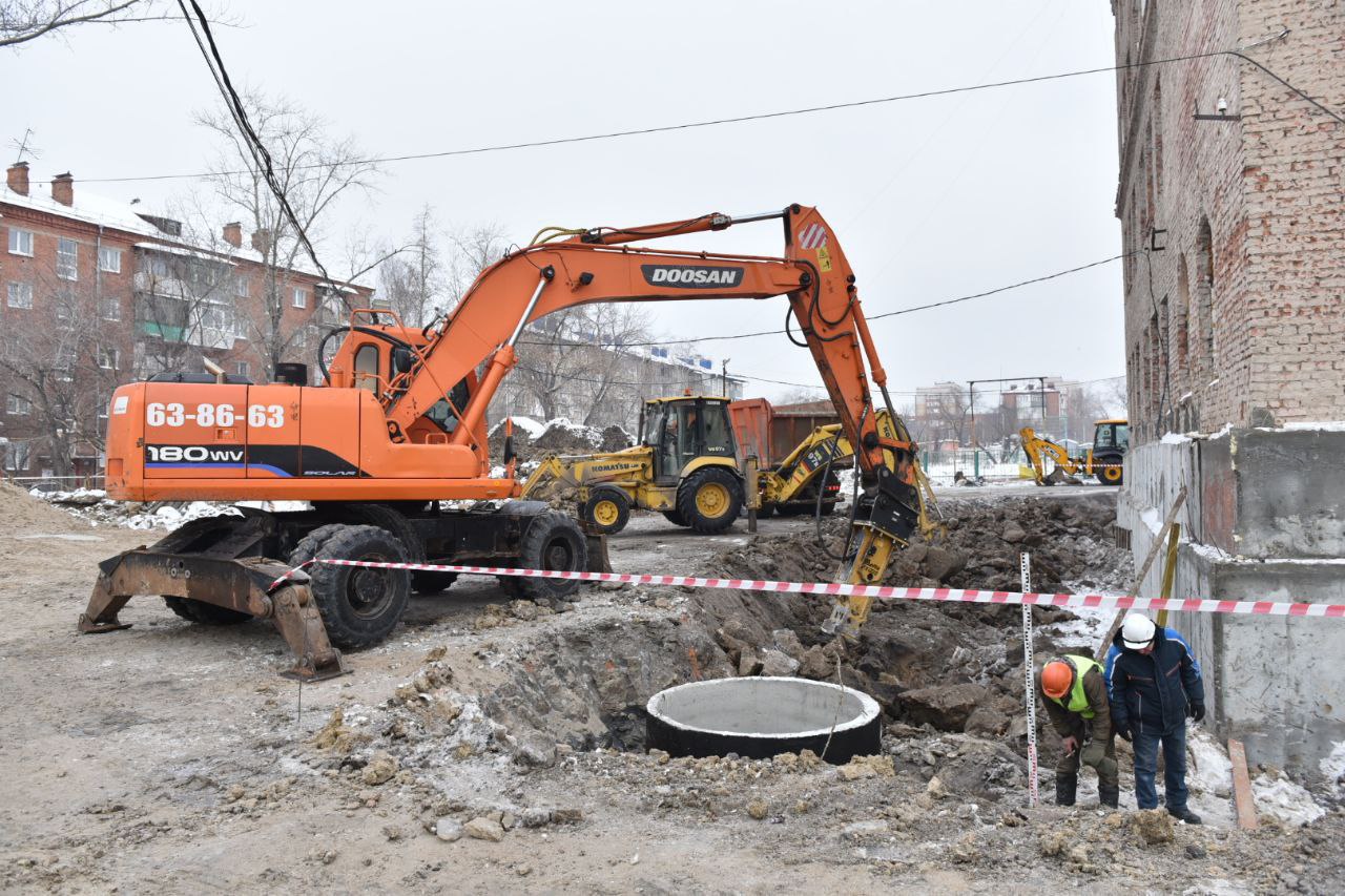 Мэр Омска Сергей Шелест проверил ход работ на ключевых городских стройках Мэр Омска Сергей Шелест проверил ход работ на ключевых городских стройках