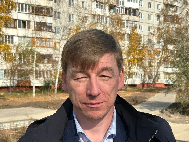 В Ленинском округе по инициативе жителей обустраивают «Московский дворик по-омски» В Ленинском округе по инициативе жителей обустраивают «Московский дворик по-омски»