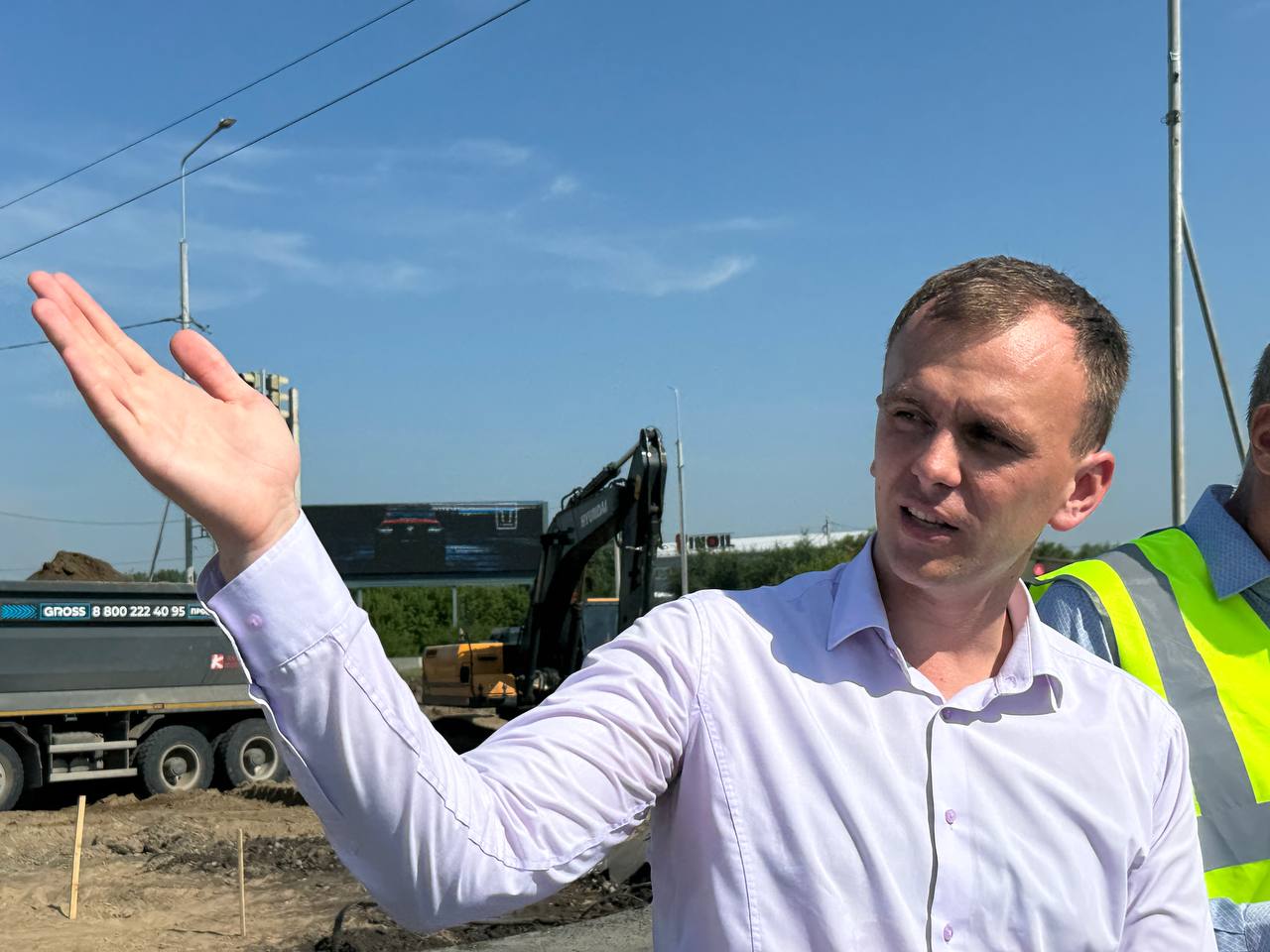 Перекресток улицы Волгоградской и бульвара Архитекторов в Омске откроют к началу учебного года Перекресток улицы Волгоградской и бульвара Архитекторов в Омске откроют к началу учебного года