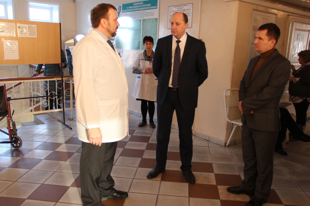 В Москаленской ЦРБ торжественно открыли кабинет с новым современным флюорографом