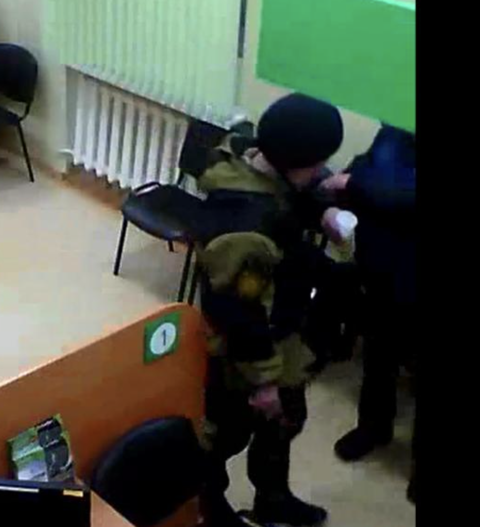 В Омске отец четырех детей из-за безденежья пошел грабить банк В Омске отец четырех детей из-за безденежья пошел грабить банк